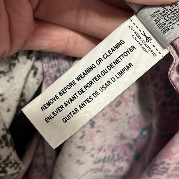 NWT RUFF‎ HEWN GREY Sleeveless V-Neck Button Front Pink/White Ombré Shirt Size M - Picture 11 of 12